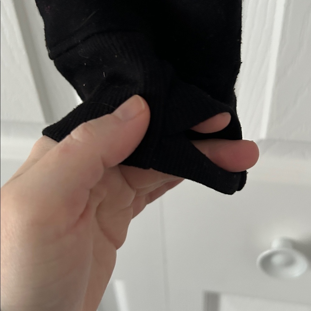 Crop Athletic Crewneck with Thumb Holes - Picture 4 of 5